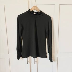 LUMA VILLE French Front Slit Longsleeve Turtleneck Small